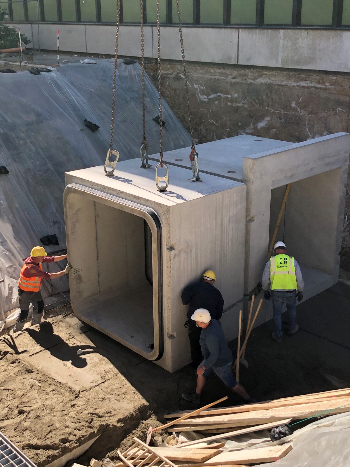 Rectangular concrete pipes for infrastructure duct Concrete Plant