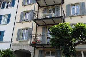  New CPC balconies on an older building; no support required on the ground floor 