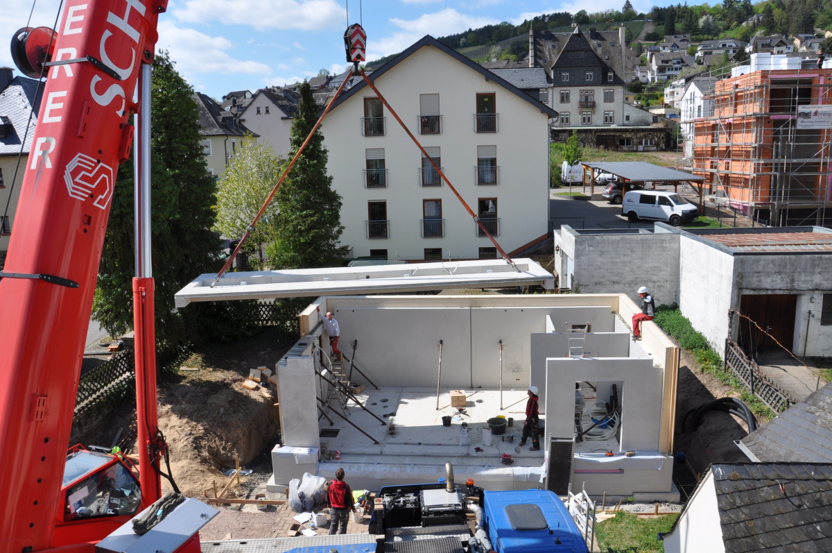 Konzepte für ein energieautarkes Gebäude mit Fertigteilen in