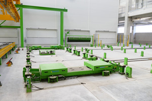  To ensure an optimum compaction of final products to be manufactured, the carousel plant was provided with a low-frequency vibration unit and a dynamic vibration unit 