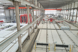  A second level was installed for the pallet shuttering and deshuttering processes. The precast elements produced will be used to build multi-story residential buildings in the province of Shandong. 