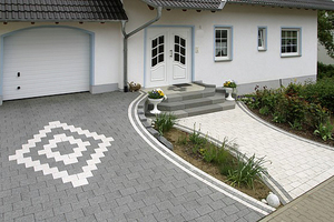  Fig. 1: Driveway as the signature piece of the building 