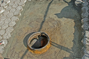  Fig. 4: Installation of a block pavement on a water-impermeable underground car park floor slab 