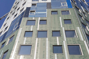  The fully glazed common rooms on the individual floors produce a striking helical band 