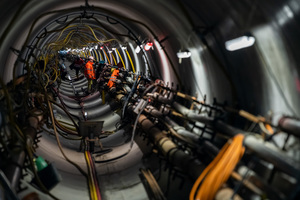  Eight reinforced-concrete pipes were installed on every workday; here flushing lines during pipe jacking 