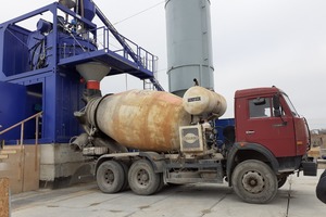  Budova truck mixer during loading phase 