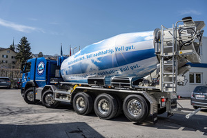  Liebherr and Designwerk have developed the first fully-electric truck mixers with drum capacities of 10 m³ and 12 m³ mounted on a 5-axle chassis 