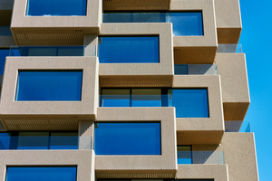  Chefarchitekt und OMA-Miteigentümer Reinier de Graaf hat Lichtverhältnisse und Wohnumfeld in die Planung einbezogen - die vorspringenden Fensterabschnitte und zurückversetzten Terrassen erzeugen unterschiedliche Tiefen 