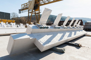  The precast elements were produced four to six weeks before their scheduled installation to ensure smooth construction progress 