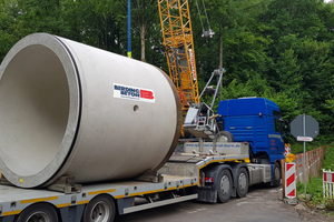  Transporting the jacking pipes to the construction site was a logistical challenge  