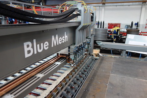  Die flexible Mattenschweißanlage M-System Blue Mesh bearbeitet Bewehrungsstahl direkt vom Coil 