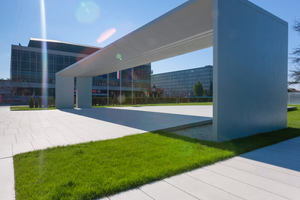  At this memorial park in Zagreb (Croatia) Rohoznik white cement proves its clear cool color 