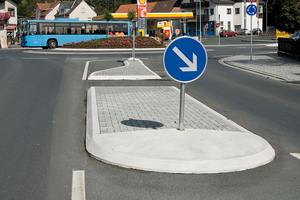  Use of the Silikal R 90 adhesive in practice – elements on traffic islands were glued on 