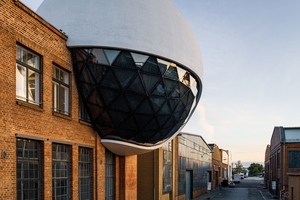  Mit dieser auf Basis von Dyckerhoff Weiss hergestellten Kugel hat Oscar Niemeyer in Leipzig ein spektakuläres Vermächtnis hinterlassen 