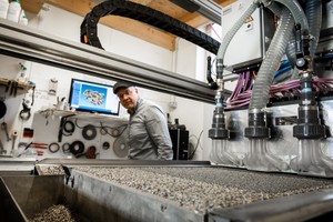  A large-scale printer with a volume of 15 m³ provides space for two stairs of a residential building or several walls of a house 