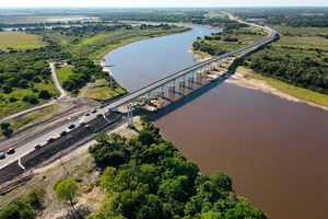  Panoramablick auf die Brücke nach Fertigstellung 