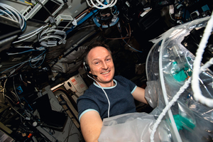  <div class="bildtext_en">In early February, astronaut Matthias Maurer mixed concrete in space</div> 