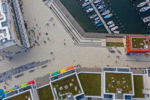  Eine Drohnenaufnahme des neu angelegten Bereiches der Priwall-Promenade  