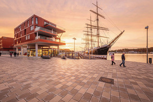  The Priwall promenade is situated at the Passat harbor in Travemünde 