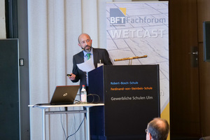  <div class="bildtext_en">On Mai 19<sup>th</sup>, the BFT expert forum WetCast enters its second edition (here speaker Jürgen Reiser/Intexmo)</div> 
