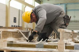  In der Produktion von Betonfertigteilen punktet der IsolinkÒ Typ C mit Wirtschaftlichkeit und einfacher Verarbeitung. 