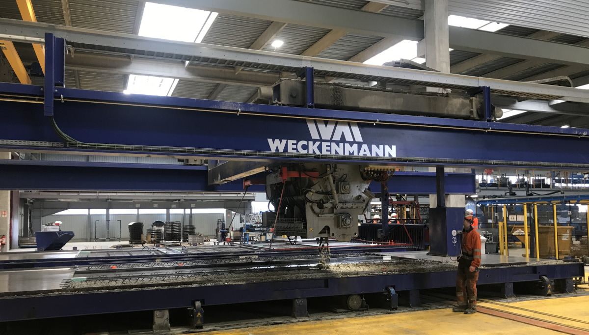 New Hall With Second Pallet Circulation System For Double Wall And Slab