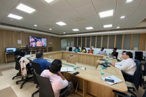  <div class="bildtext_en">International and interdisciplinary collaboration – virtual meeting between the Indian partners on site in Chennai and the German partners</div> 