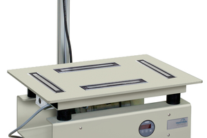  <div class="bildtext_en">Fig. 6: High-frequency magnetic vibrating table, 6,000 rpm, timer, magnetic clamping device, sound-reduced</div> 