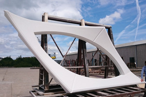  The rhombic enclosure of an elliptical window field is in each case a precast concrete element 