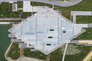  <div class="bildtext_en">Drone image showing a top view of the roof of the Halftime building</div> 