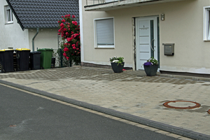  Fig. 2: Slow drying behavior of the facing concrete of paving blocks 