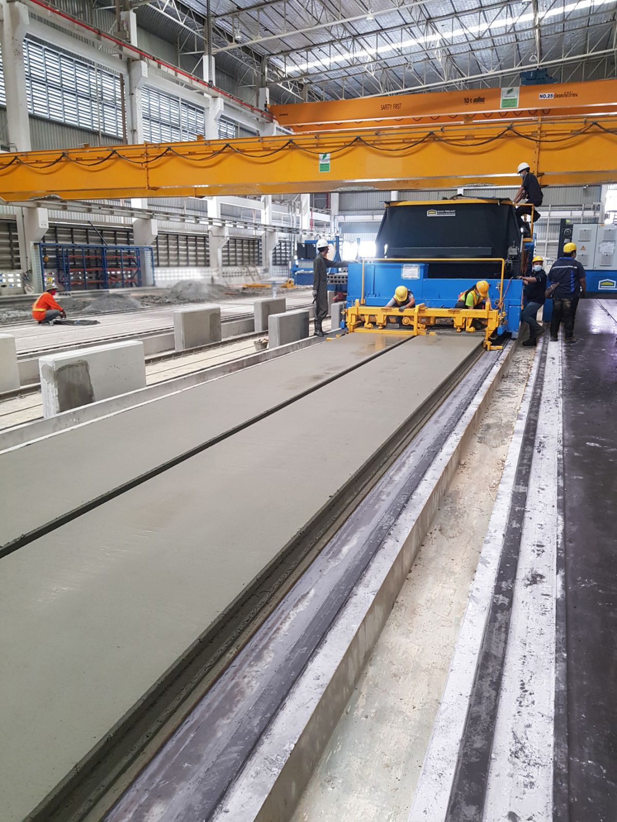 Continuous production automation of high compacted hollow core slabs -  Concrete Plant Precast Technology