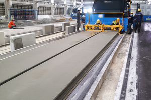  The S-Liner slipformer is a flexible machine capable of producing one 1.2 m wide slab and two 0.6 m or 1.2 m wide slabs at the same time  