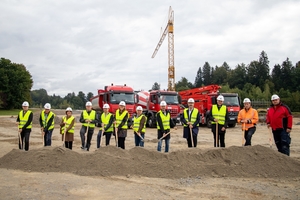  Der feierliche Spatenstich für die neue Bachl-Betonmischanlage erfolgte am 21. September 