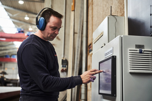  ConcreTec, the new assistance system for concrete compaction, is clearly arranged and easy to operate via touch display  