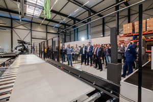 The around hundred participants of the opening event were particularly impressed by the live presentation of the manufacturing line 