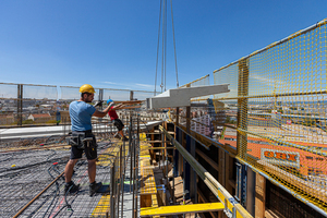  In some cases, the balcony elements had to be interconnected structurally. This was done with the aid of the Schöck Stacon shear dowel type LD 