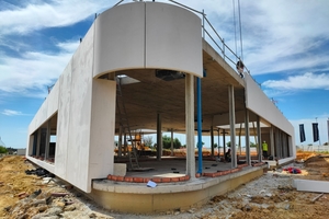  Fig. 06: Curved panels for the outer shell of a social club in Mairena del Aljarafe (Sevilla) – Prefabricados Hermanos Quijada 