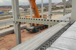 Fig. 04: Peikko Deltabeam bolted connections and composite beams for an industrial building made of precast concrete elements in Antequera (Málaga) – J. Cicera Arcos  