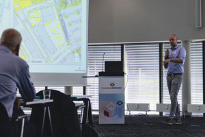  The ModularesBauen congress was recently held in Aachen; here: Roland Springmeyer (Saint-Gobain) giving a lecture 