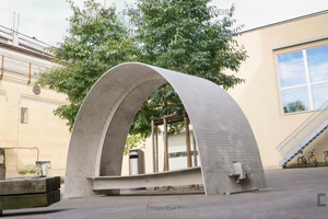  Holcim (Deutschland) zeigte zahlreiche Möglichkeiten, die ein Modulares Bauen mit Carbonbetonelementen eröffnet, z. B. eine Bogenbrücke  