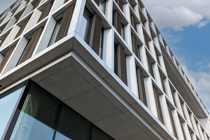  The façade panels consist of glass-fiber-reinforced concrete from Conae 