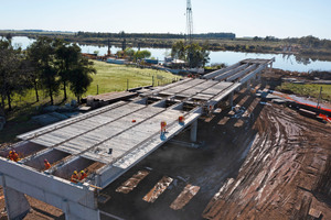 Construction of the precast deck 