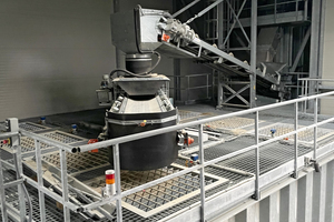  To ensure the best possible redundancy of the plant and to optimize the performance, two bucket elevators carry ... 