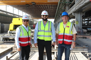  Asst. Production Manager Kumar Mahat (left) and Country Manager Roshan Baladevan (center) welcome BFT Editor-in-chief Silvio Schade at the UPC Dubai factory  