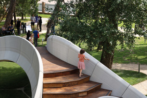  Geschreinerte Treppen führten über die Skulptur; in der neuen Version werden diese aus einem Betondruck bestehen  