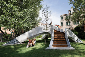  The Giardino della Marinaressa garden with the temporarily erected „Striatus“ staircase sculpture  