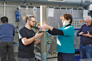  … facilitated by Dr. Helena Keller (right), also from Schleibinger Geräte Teubert u. Greim GmbH 