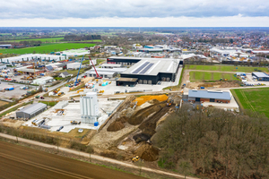  Brüninghoff’s new precast plant is holistically oriented towards sustainability. Here, not only the efficient and climate-friendly processing of recycled concrete is based on an optimized formula, but was also used for building the plant 