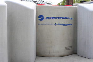  Die 1997 in Brandenburg gegründete B + F Beton- und Fertigteil-gesellschaft mbH Lauchhammer hat sich auf die Produktion und Montage von Stahlbetonfertigteilen für den Tiefbau spezialisiert 
